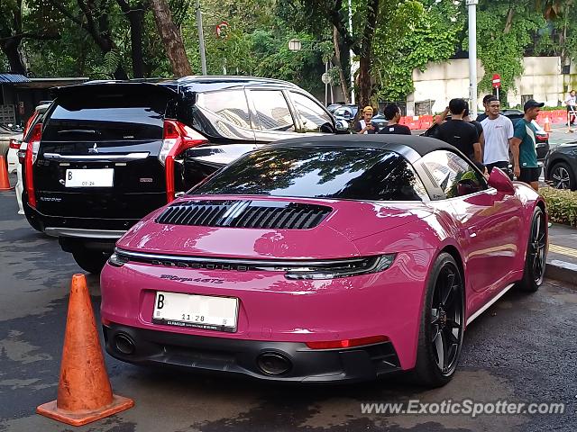 Porsche 911 spotted in Jakarta, Indonesia