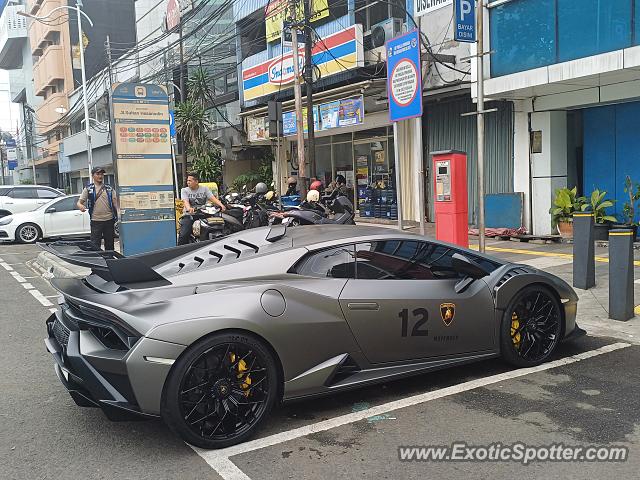 Lamborghini Huracan spotted in Jakarta, Indonesia