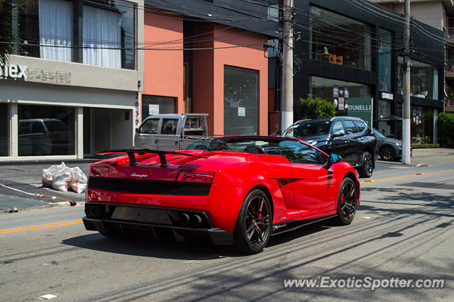 Lamborghini Gallardo spotted in São Paulo, SP, Brazil