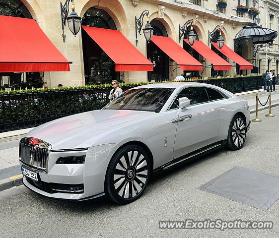 Rolls-Royce Phantom spotted in Paris, France