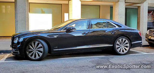 Bentley Flying Spur spotted in Zürich, Switzerland