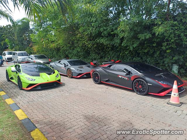 Lamborghini Huracan spotted in Jakarta, Indonesia
