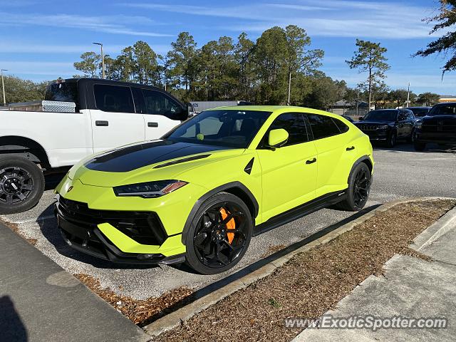 Lamborghini Urus spotted in Jacksonville, Florida