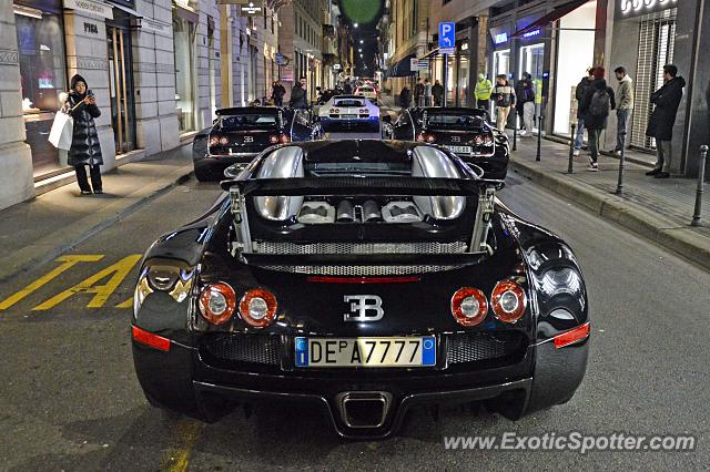 Bugatti Veyron spotted in Milano, Italy