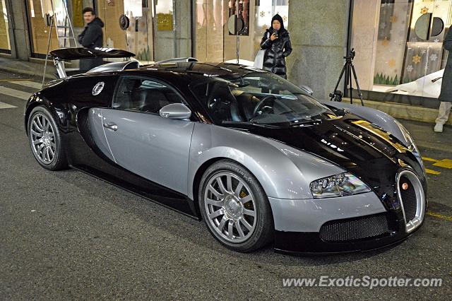 Bugatti Veyron spotted in Milano, Italy