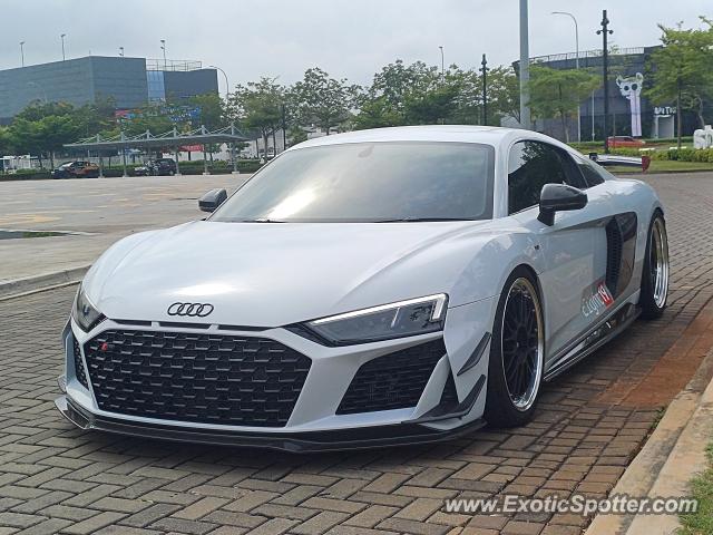 Audi R8 spotted in Jakarta, Indonesia