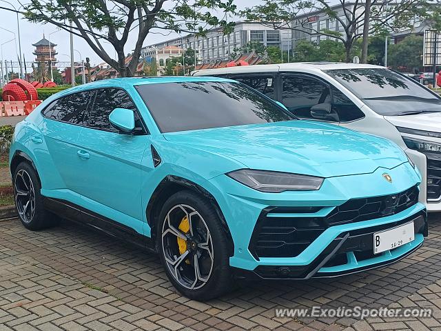 Lamborghini Urus spotted in Jakarta, Indonesia