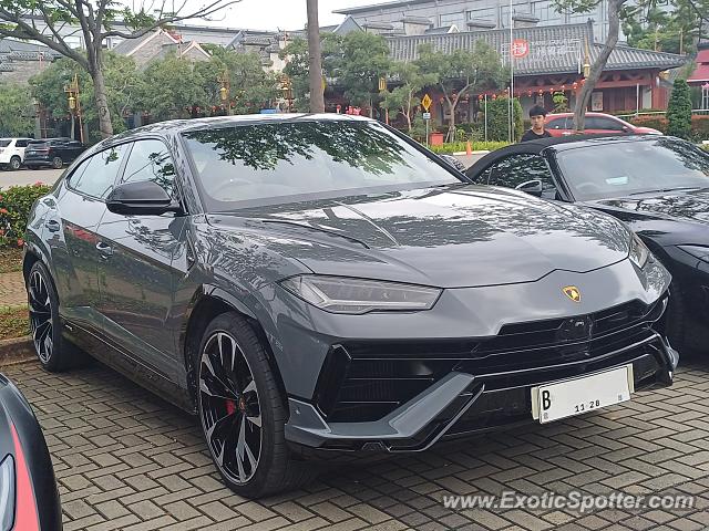 Lamborghini Urus spotted in Jakarta, Indonesia