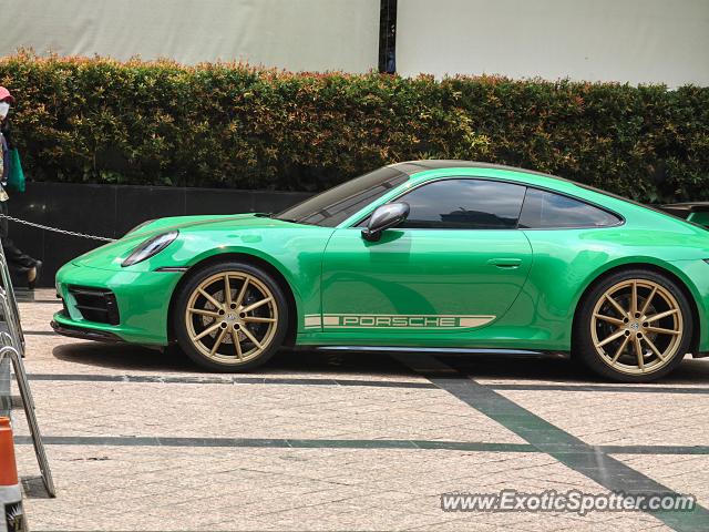 Porsche 911 GT3 spotted in Jakarta, Indonesia