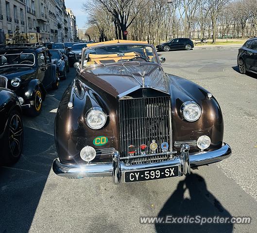 Rolls-Royce Corniche spotted in Paris, France