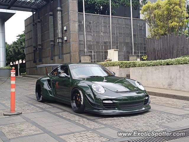 Porsche 911 spotted in Jakarta, Indonesia