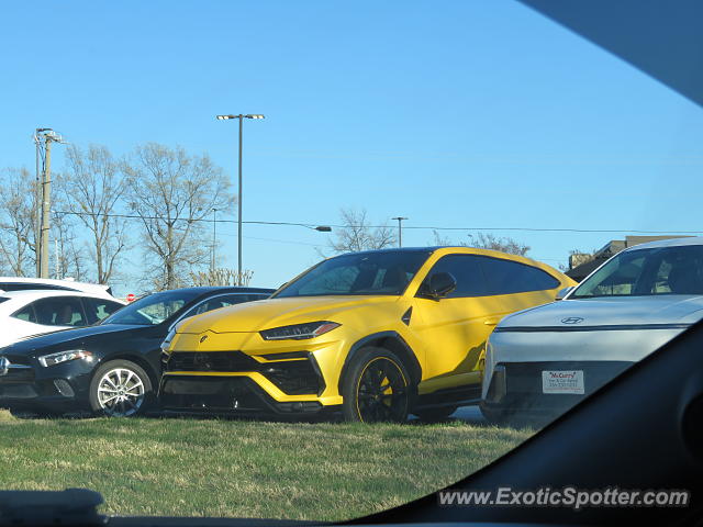 Lamborghini Urus spotted in Chattanooga, Tennessee