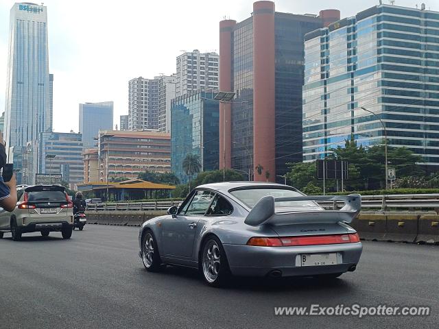 Porsche 911 spotted in Jakarta, Indonesia