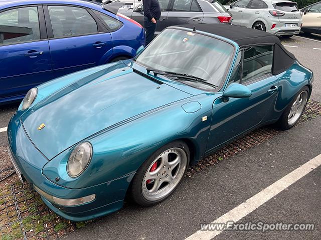 Porsche 911 spotted in Achères-la-Forêt, France