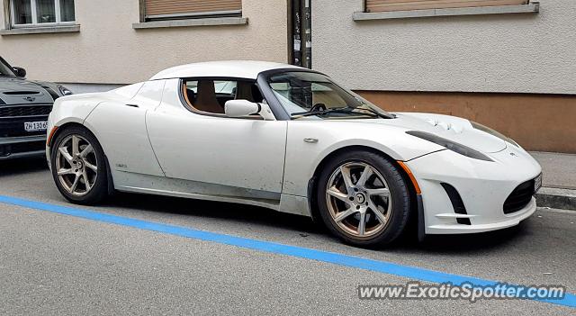 Tesla Roadster spotted in Zurich, Switzerland