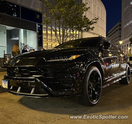 Lamborghini Urus spotted in Chicago, Illinois