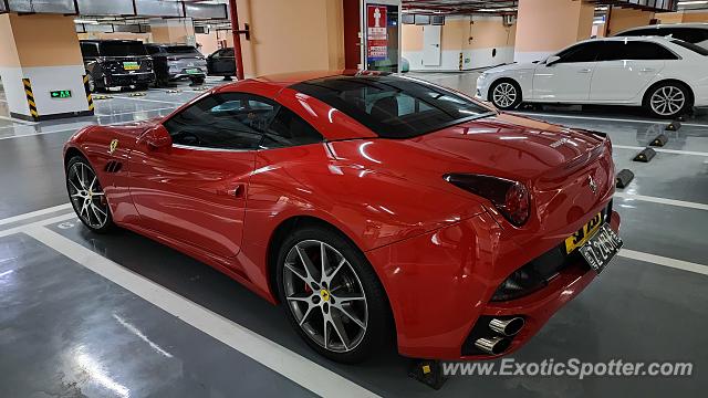 Ferrari California spotted in ShenZhen, China