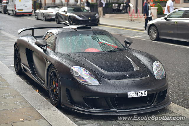 Porsche Carrera GT spotted in London, United Kingdom