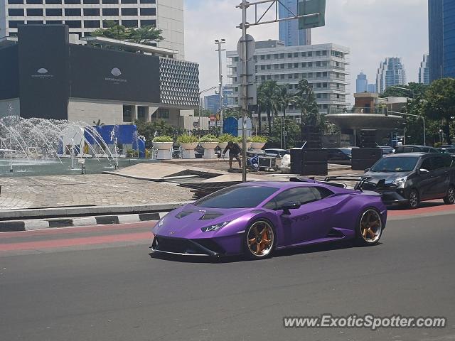 Lamborghini Huracan spotted in Jakarta, Indonesia