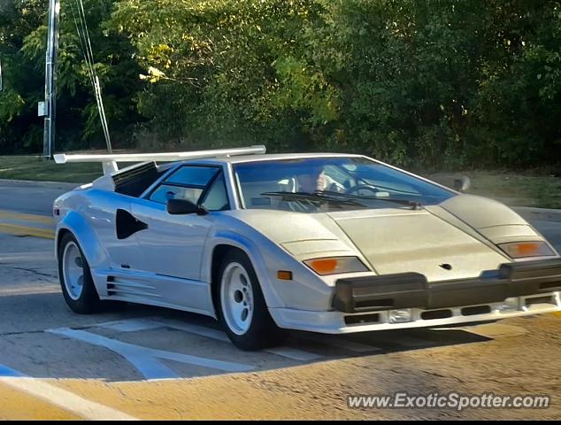 Lamborghini Countach spotted in Milwaukee, Wisconsin