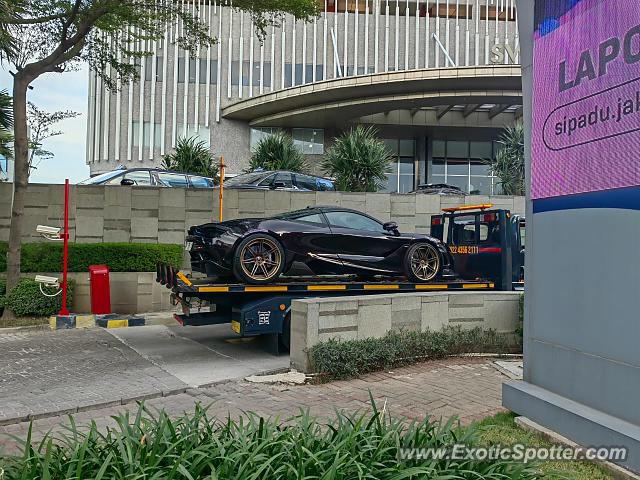 Mclaren 720S spotted in Jakarta, Indonesia