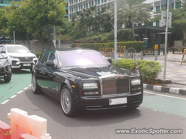 Rolls-Royce Phantom spotted in Jakarta, Indonesia