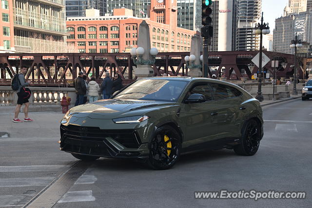 Lamborghini Urus spotted in Chicago, Illinois