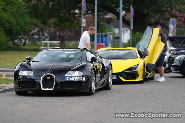 Bugatti Veyron spotted in Warsaw, Poland