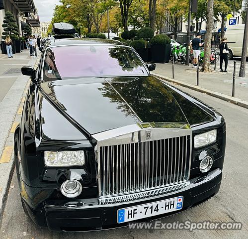 Rolls-Royce Phantom spotted in Paris, France