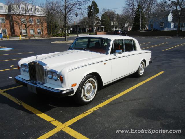 Rolls Royce Silver Shadow spotted in Barrington, Illinois