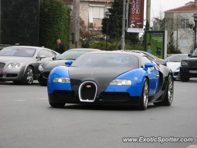 Bugatti Veyron spotted in Istanbul, Turkey