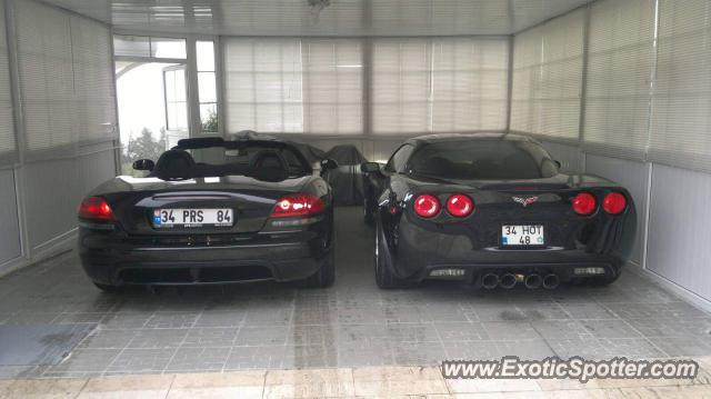 Dodge Viper spotted in Istanbul, Turkey
