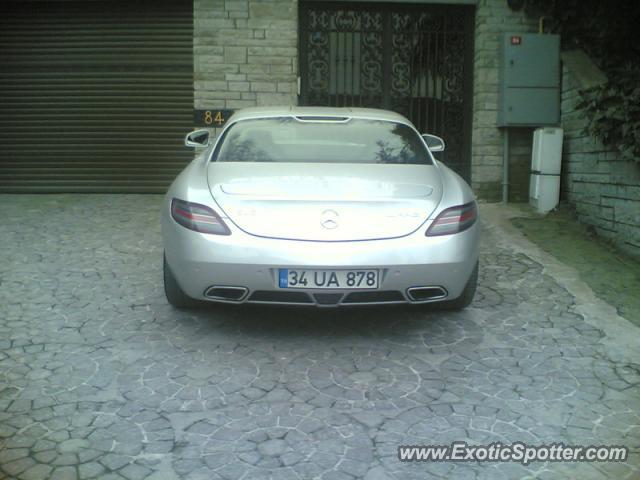 Mercedes SLS AMG spotted in Istanbul, Turkey