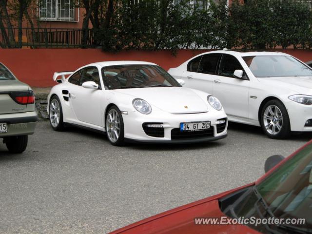 Porsche 911 GT2 spotted in Istanbul, Turkey