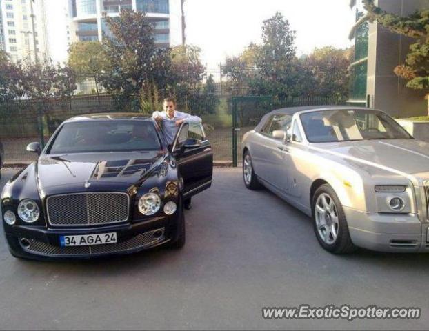 Rolls Royce Phantom spotted in Istanbul, Turkey
