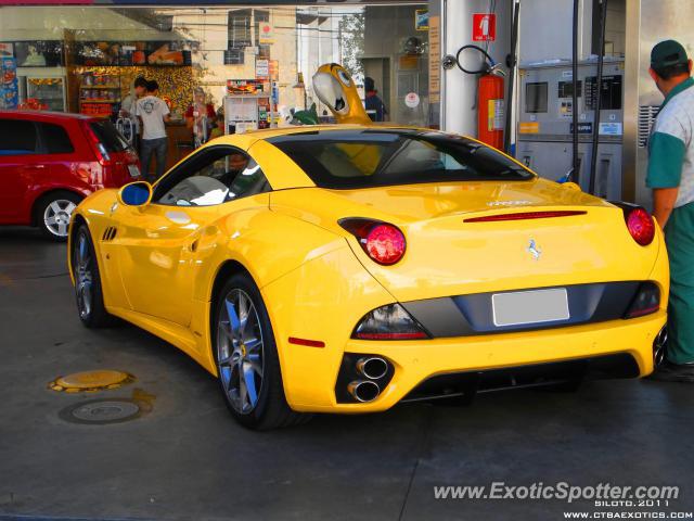 Ferrari California spotted in Curitiba, PR, Brazil