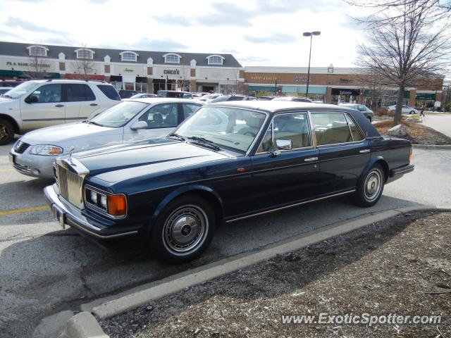 Rolls Royce Silver Spur spotted in Deerpark, Illinois