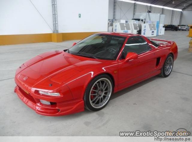 Acura NSX spotted in Lima, Peru