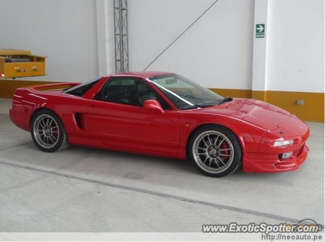 Acura NSX spotted in Lima, Peru