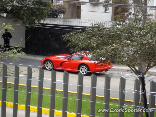 Dodge Viper spotted in Lima, Peru