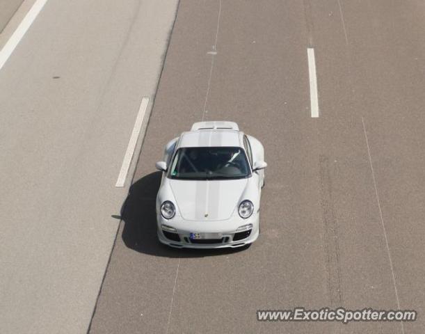 Porsche 911 GT2 spotted in Highway, Germany