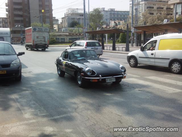 Jaguar XJ220 spotted in Riccione, Italy