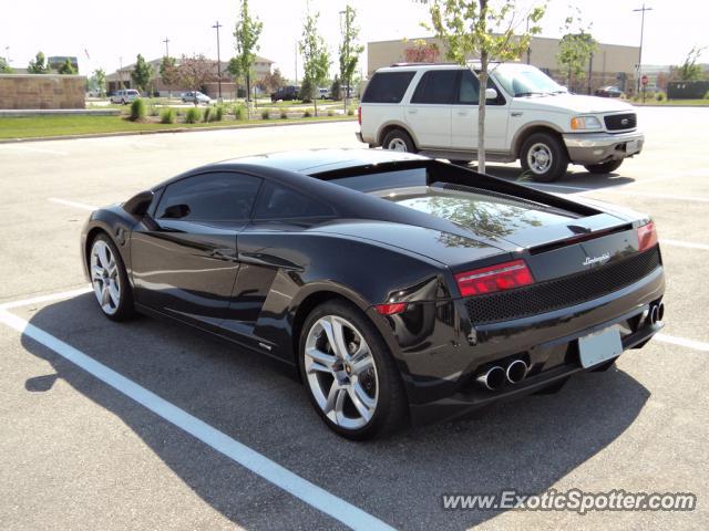 Lamborghini Gallardo spotted in St. Louis, Missouri