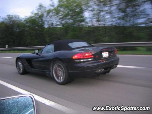 Dodge Viper spotted in Autobahn, Germany