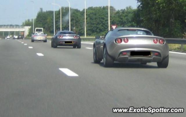 Lotus Elise spotted in Autobahn, Germany