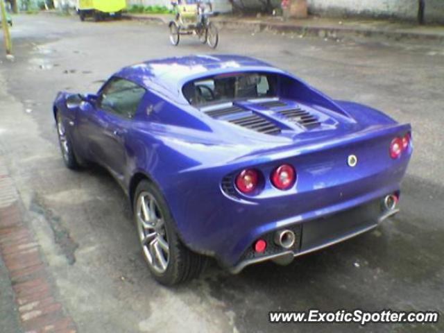 Lotus Elise spotted in Dhaka, Bangladesh