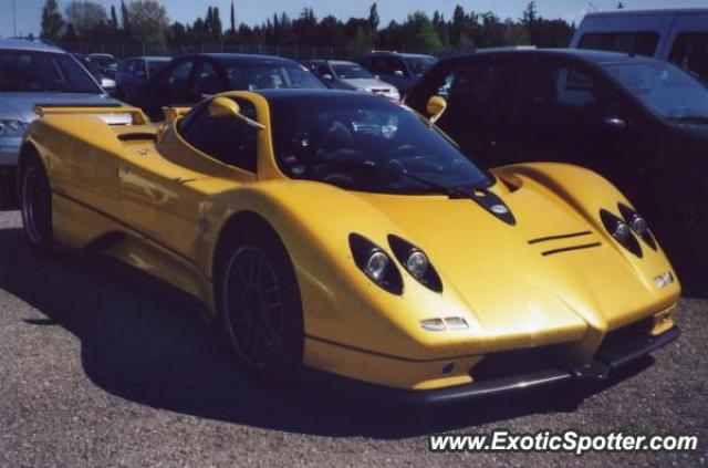Pagani Zonda spotted in Rimini, Italy
