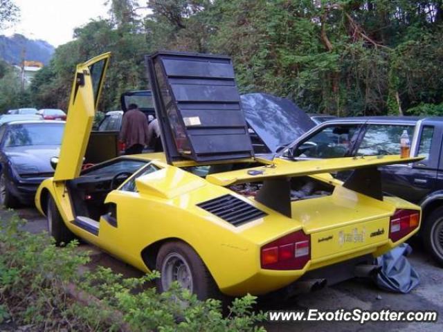 Lamborghini Countach spotted in Taipei, Taiwan