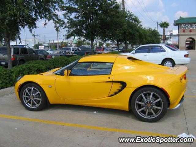 Lotus Elise spotted in Houston, Texas