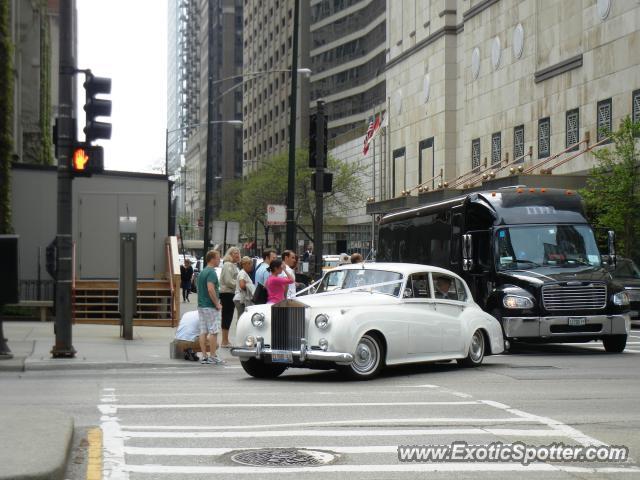 Rolls Royce Silver Cloud spotted in Chicago, Illinois